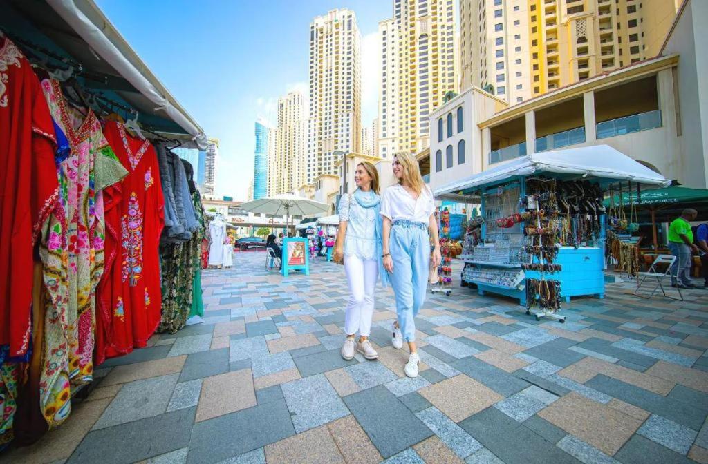 Lunar Beach View * Dubai